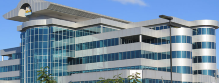 «Les perspectives actuelles d’inflation permettent une réduction prudente du taux directeur, tout en maintenant une politique monétaire suffisamment restrictive, afin de continuer à orienter l’inflation vers l’objectif de moyen terme de 5 %,» souligne Reserve Bank of Malawi.