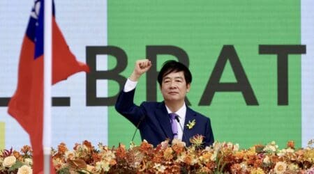 L'Eswatini, petit Etat d'Afrique australe, est l'un des douze pays dans le monde, et le seul en Afrique, à entretenir des relations diplomatiques officielles avec Taïwan, territoire revendiqué par la Chine. Le président taïwanais était attendu mercredi 22 avril à Eswatini pour les célébrations du 40ème anniversaire de l'accession au trône du roi Mswati III. La Chine, qui entretient des liens économiques et politiques étroits avec le continent africain, considère Taïwan comme l'une de ses provinces, et lui conteste le droit de se qualifier de pays.