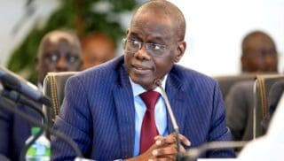 Économiste de formation, Lo succède à Ousmane Sonko, limogé vendredi dernier dans un contexte de tensions croissantes entre les deux anciens alliés, une rupture qui avait plongé le pays dans une incertitude politique et économique à un moment particulièrement délicat.