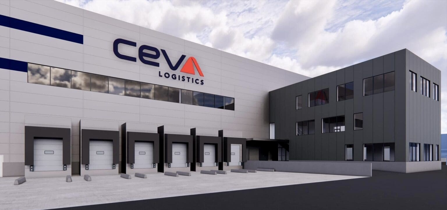 CEVA Logistics poursuit son développement sur le continent africain. Le groupe a annoncé, le 18 mai 2026, l’ouverture de trois nouvelles agences en Guinée, au Gabon et en République du Congo, confirmant sa volonté de renforcer sa présence en Afrique de l’Ouest et en Afrique centrale. Ces nouvelles implantations doivent permettre à l’entreprise d’être plus proche de ses clients et de mieux accompagner les flux aériens, maritimes et terrestres dans la région.