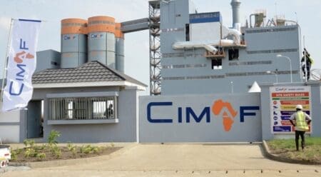 L'entreprise ambitionne en effet de doubler sa capacité pour la porter à 1,85 million de tonnes par an d'ici la fin de l'année grâce au déploiement d'une troisième ligne de production. CIMAF Gabon développe en parallèle un projet d'usine de broyage de calcaire estimé à 27 milliards FCFA. Cette  unité industrielle vise à exploiter les gisements nationaux afin d'atteindre l'autosuffisance en ciment.