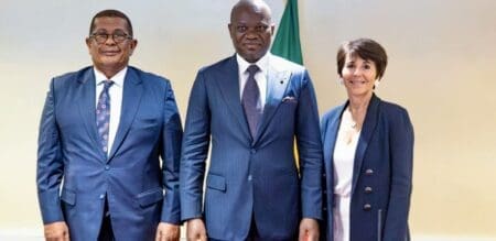 À Nairobi, en marge du sommet Africa Forward, un nouveau cap a été franchi dans la réhabilitation du Transgabonais. Un protocole d’accord (MoU) portant sur un financement de 225 millions d’euros, soit près de 261,6 millions de dollars, a été signé pour soutenir la troisième phase du programme de rénovation des 648 kilomètres de cette ligne ferroviaire stratégique.