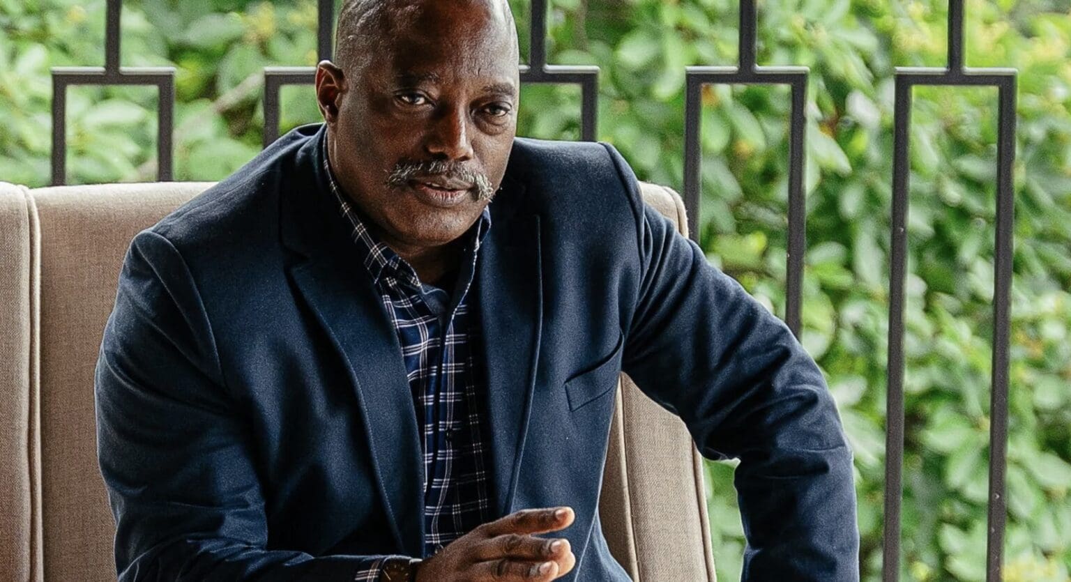 Dans un communiqué, le département du Trésor américain (ndlr : l’équivalent du ministère des Finances) indique que « le M23 et sa branche politico-militaire, l'Alliance du fleuve Congo (AFC), avaient attisé un conflit violent dans l'Est de la RDC, entraînant la mort de milliers de civils et une crise de déplacement massif de populations.»