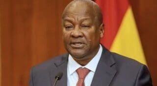 Le gouvernement ghanéen et le FMI ont annoncé, vendredi 15 mai, la fin du programme de facilité élargie de crédit (FEC) conclu entre les deux parties. Ce plan de 3 milliards de dollars, étalé sur 36 mois, visait à restaurer la stabilité macroéconomique et la viabilité de la dette du pays.