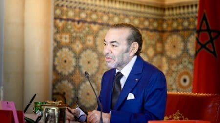 "Vu les relations fraternelles séculaires qui lient le Royaume du Maroc et la République du Sénégal, et à l’occasion de l’avènement de Aïd Al Adha, Sa Majesté le Roi Mohammed VI, que Dieu L’assiste, a bien voulu accorder, pour des considérations humaines, Sa Grâce Royale aux supporters sénégalais condamnés pour des infractions commises à l’occasion des compétitions de la Coupe d’Afrique des Nations, organisées par le Royaume du Maroc du 21 décembre 2025 au 18 janvier 2026.