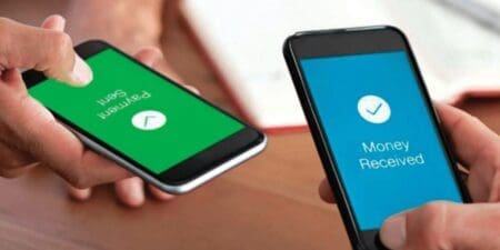 En Ouganda, tout s’est joué en un exercice budgétaire. Une taxe journalière sur les réseaux sociaux et les transactions numériques est instaurée. Le résultat, documenté par le Rapport économique sur l’Afrique 2026 de la CEA, est immédiat : plus de 2,5 millions d’abonnés Internet perdus et une chute de 25 % des transactions mobile money en quelques mois. Les utilisateurs n’ont pas disparu. Ils sont simplement retournés au cash.