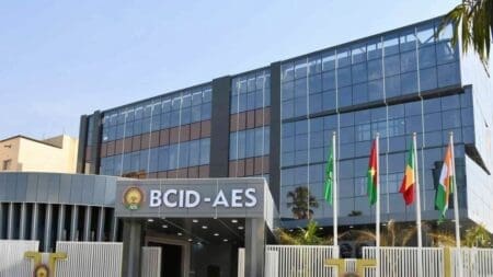 Le paysage financier ouest-africain s’apprête à accueillir un nouvel acteur de poids. Le Conseil d’administration des gouverneurs de la Banque confédérale d’investissement et de développement de l’Alliance des États du Sahel (BCID-AES) s’est réuni pour sa deuxième session ordinaire.