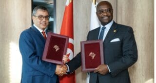 C’est dans la capitale égyptienne, au siège d’Afreximbank, que l’accord a été officialisé ce lundi 22 juin 2026. La facilité de prêt à terme, d’un montant de 500 millions de dollars US, a été conclue entre la banque panafricaine et la Banque centrale de Tunisie, agissant pour le compte du ministère tunisien des Finances.