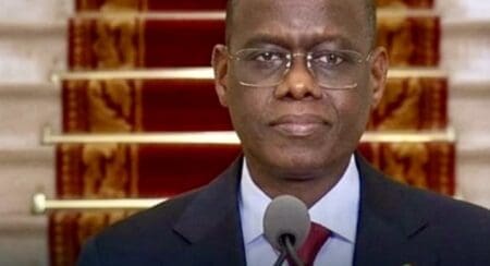 Selon l’agence Bloomberg citée par notre confrère Sikafinance, les opérations de règlement-livraison portent sur les deux compartiments des Eurobonds sénégalais. Pour le compartiment euro, le Trésor a honoré un coupon de 53,75 millions d'euros (35,25 milliards FCFA) adossé à son obligation souveraine arrivant à échéance en 2037.