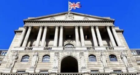 Les banques centrales prévoient une augmentation de leurs stocks d'or au cours des 12 prochains mois. Elles mettent en avant la diversification des portefeuilles et la protection contre l'inflation, selon l’enquête réalisée par le Conseil mondial de l’or.