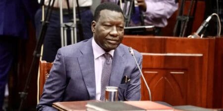 Etonnamment, Nairobi avait choisi de ne pas passer la procédure d’appel d’offres pour un chantier de cette envergure, préférant des discussions directes et plus ou moins opaques avec le partenaire chinois. Le gouvernement kényan avait désigné AFREXIMBANK et Africa Finance Corporation (AFC) pour organiser le montage finanier du projet.