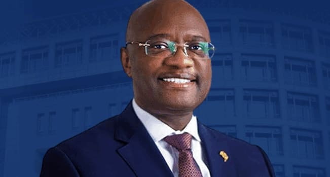 Notation | Afreximbank : Standard & Poor’s prend à contrepied Fitch La notation BBB+ assortie d'une perspective stable, est un cran au-dessus de la notation Baa2 de l’agence Moody's et intervient quelques mois après la rupture d’Afreximbank avec Fitch Ratings après avoir accusé l'agence de notation d'avoir mal interprété sa mission suite à une dégradation de sa note en catégorie spéculative en raison de désaccords sur le rôle de la Banque dans les restructurations de la dette du Ghana et de la Zambie.