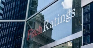 Fitch a fondé son évaluation sur une dynamique de croissance de l’économie ivoirienne : Après une progression de 6,5% du PIB en 2025, la croissance s’établirait à 6,3% cette année. A ce niveau de performance, fait remarquer Fitch, la Côte d’Ivoire affiche le double du taux médian des pays notés « BB ».
