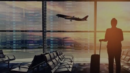 Au milieu de cette activité se trouvent les aéroports. C'est le point de passage obligé et quasiment monopolistique si l'on veut se rendre dans une ville en avion. Leur position est suffisamment protégée pour qu'ils puissent se permettre de fixer leurs prix sans craindre la concurrence.