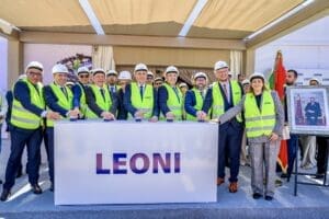 Industrie | LEONI investit 640 millions DH à Bouskoura : un méga-site qui consolide le Maroc comme hub automobile mondial C’est un nouveau signal fort adressé à l’industrie automobile mondiale. LEONI a officiellement lancé les travaux de sa future unité industrielle à Bouskoura, un projet structurant évalué à 640 millions de dirhams.