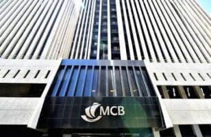 Mauritius Commercial Bank (MCB) renforce son engagement en faveur du commerce africain. Le groupe bancaire et financier mauricien a annoncé, le 28 mai, la mobilisation d’une enveloppe de 1 milliard de dollars destinée au financement des activités commerciales à travers le continent.