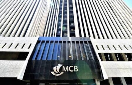 Mauritius Commercial Bank (MCB) renforce son engagement en faveur du commerce africain. Le groupe bancaire et financier mauricien a annoncé, le 28 mai, la mobilisation d’une enveloppe de 1 milliard de dollars destinée au financement des activités commerciales à travers le continent.