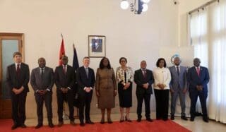 Mozambique | Budget : à court de cash, Maputo s’en remet à la Banque mondiale Une équipe du FMI dirigée par Pablo Lopez Murphy séjourne à Maputo du 8 au 12 juin, a confirmé le Fonds dans un communiqué. «L’objectif de cette visite est de faire le point sur l’évolution économique récente, de discuter des plans du gouvernement pour assurer la viabilité des finances publiques et de la dette, et d’examiner comment le Fonds peut au mieux soutenir le Mozambique à l’avenir.»