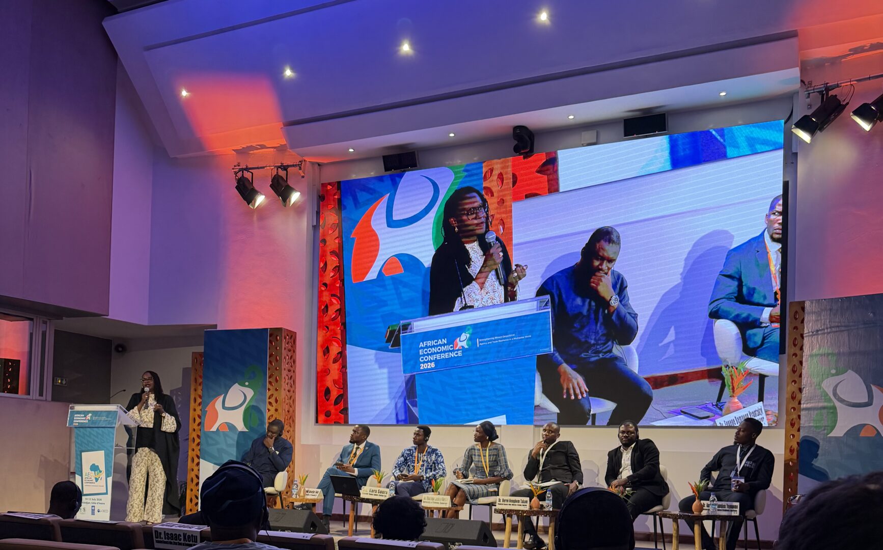 Placée sous le thème : « Renforcer l'autonomie géopolitique et la résilience commerciale de l'Afrique dans un monde multipolaire », la conférence ambitionne de définir des stratégies concrètes pour renforcer la souveraineté économique du continent face aux recompositions de l'ordre mondial. Ce fil rouge résonne avec l'actualité des tensions géopolitiques et des disruptions des chaînes d'approvisionnement.