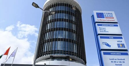 Coris Bank International poursuit méthodiquement son expansion en Afrique centrale. Le groupe bancaire burkinabè prépare désormais son implantation en République centrafricaine (RCA), où une délégation conduite par Mamadou Sanon, directeur de la zone Afrique, a effectué une mission de prospection.