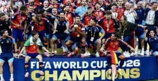 Billet | Coupe du monde : quand le football devient l’otage du spectacle, de l’argent et de la politique. Le football fut longtemps le sport du peuple. Tous les quatre ans, pendant un mois, la planète suspendait son souffle pour célébrer le jeu, les exploits et les émotions. Aujourd'hui, la Coupe du monde ressemble de plus en plus à une gigantesque industrie du divertissement, où le football n'est parfois plus que le prétexte d'un spectacle global mêlant business, communication et diplomatie.