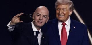 États-Unis | Mondial 2026 : Trump intervient pour effacer le carton rouge de Balagun, Blatter dénonce une « ingérence politique inacceptable » Si même Sepp Blatter se dit choqué, c'est dire l'ampleur que prend la polémique. Alors que le retrait du carton rouge de l'attaquant américain Folarin Balogun, décidé après un coup de fil de Donald Trump au président de la Fifa, Gianni Infantino, fait scandale, l'ancien patron de l'instance s'est dit stupéfait par cette ingérence sans précédent.