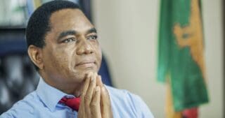Le président sortant avait hérité d’une économie chancelante, le pays était alors en proie à un défaut de paiement de sa dette souveraine.