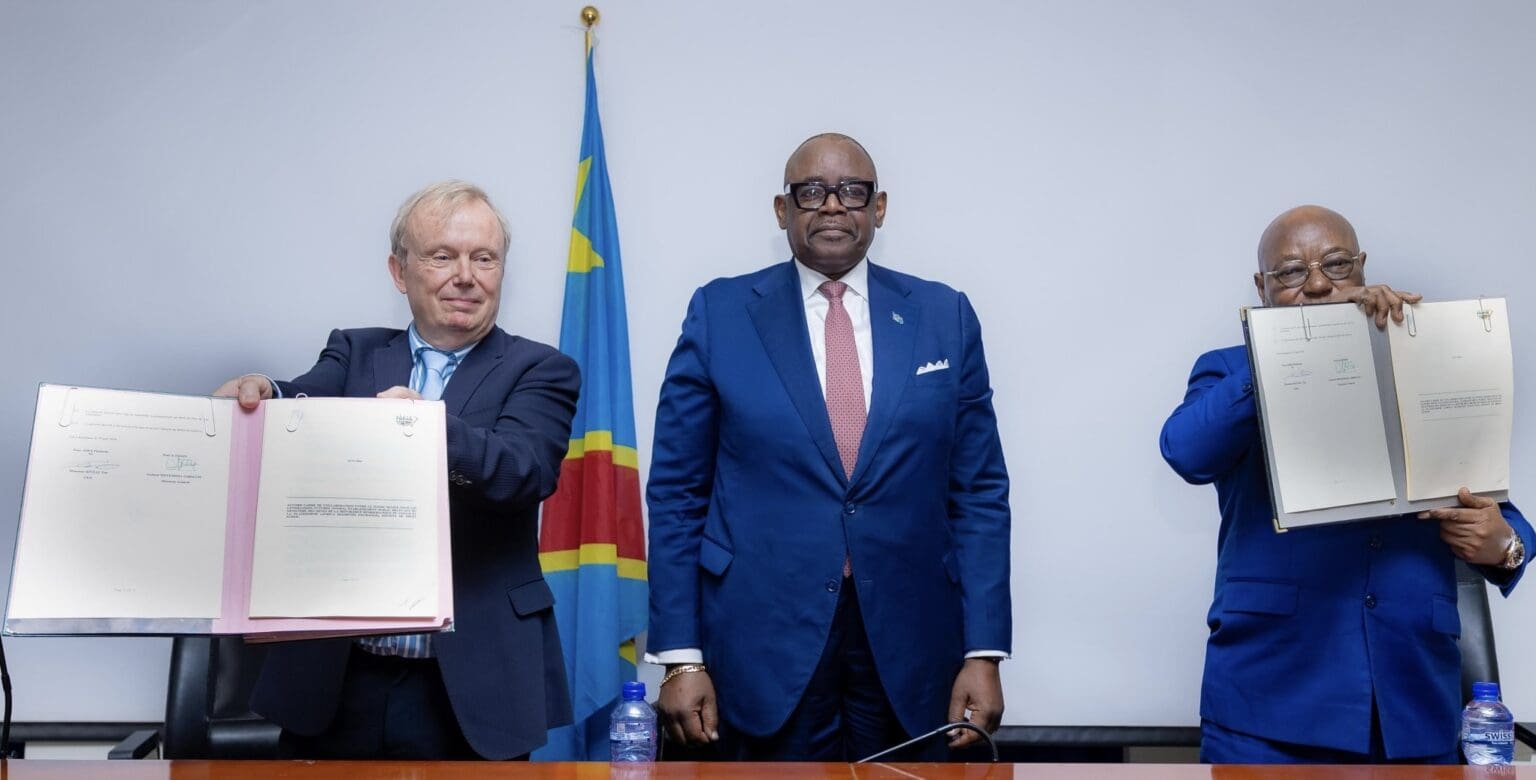 RDC | Mines : Cobalt, diamants, Kinshasa veut capter plus de valeur En RD-Congo, cette stratégie était déjà déployée dans le secteur du cobalt. Désormais, elle s’étend au très convoité secteur diamantifère, avec la signature lundi 29 juin d’un accord-cadre entre le Fonds minier pour les générations futures et son partenaire suisse.