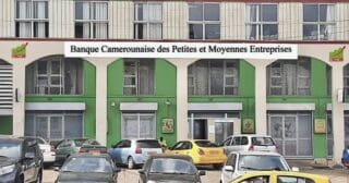 Cameroun | UE : Bruxelles débloque un soutien financier aux PME Présenté dans le cadre du Projet d'appui au développement économique par la promotion des chaînes de valeur et de l'initiative privée (PAD-CV), ce dispositif devrait permettre de mobiliser jusqu'à près de 30 milliards de FCFA de prêts auprès des banques locales, grâce à une facilité financière d'environ 6 milliards de FCFA.