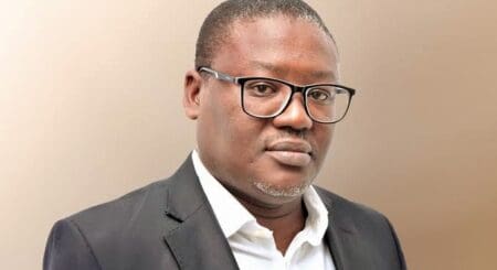 Sénégal | Senelec frappe un grand coup : 108 milliards de FCFA de dette verte débarquent à la Bourse de Luxembourg Par cette opération, la Senelec franchit un nouveau cap dans sa stratégie de financement. Le 13 juillet, l’entreprise publique a annoncé l’admission à la Bourse de Luxembourg (LuxSE) d’une émission d’obligations liées au développement durable d’un montant de 108 milliards FCFA.