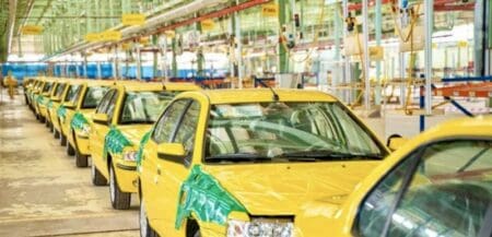 Le gouvernement guinéen entend donner un nouveau visage au transport urbain à Conakry. Le week-end dernier, le ministre des Transports et porte-parole du gouvernement, Ousmane Gaoual Diallo, a officiellement présenté un ambitieux programme d'acquisition de 2 000 taxis, dont le déploiement sera effectué par étapes.