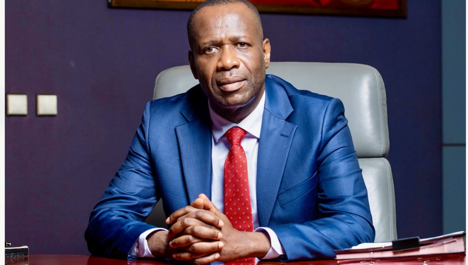 L’objectif des autorités monétaires de la CEMAC est de limiter les coûts dus au passage par le dollar ou l’euro dans les échanges avec l’empire du Milieu. La Chine est devenue le premier partenaire commercial des Etats membres de la CEMAC, mais dans les transactions, leurs opérateurs utilisent essentiellement le dollar ou l’euro, en supportant les coûts liés au change avec la devise chinoise.