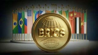 BRICS| Règlements transfrontaliers : le pari des monnaies nationales passe par les paiements numériques Le projet est encore loin d’être abouti, mais son orientation est désormais clairement posée. Les BRICS étudient la possibilité de connecter leurs systèmes de paiement rapides ainsi que leurs monnaies numériques de banque centrale (CBDC), afin de faciliter les règlements transfrontaliers entre leurs économies.