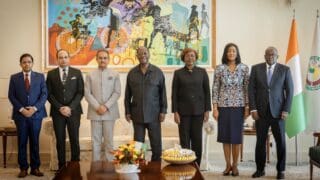 Originaire de Pondichéry (Pondichéry est un territoire de la « Fédération Indienne ») et ayant grandi en Côte d’Ivoire, c’est très clairement un grand moment d’émotion et une intense satisfaction à titre personnel.  L’engagement de soldats indiens issus de l’artillerie dans le défilé et la présence du ministre d’Etat en charge des Affaires extérieures et à l’Environnement, aux Forêts et au Changement climatique, Kirti Vardhan Singh, sont des marqueurs forts du renforcement des liens entre les deux pays. Cette célébration traduit incontestablement un rapprochement des visions stratégiques de leurs  dirigeants.