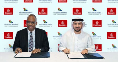 Emirates et South African Airways (SAA) consolident leur partenariat historique avec la signature d'un accord réciproque de partage de codes. Cette nouvelle entente marque une étape importante dans le renforcement des liaisons aériennes entre l'Afrique australe et le reste du monde, en s'appuyant sur le hub de Johannesburg en tant que plateforme stratégique.