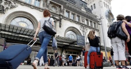 Monde occidental | Expatriation : quatre millions d’Occidentaux ont quitté leur pays en 2024 Derrière ces flux, des profils jeunes, diplômés et à hauts revenus, en quête d'une fiscalité plus douce et d'une stabilité politique que leurs pays ne leur garantissent plus.