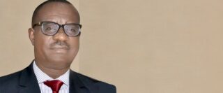 Afrique de l’Ouest | Finance : la BIDC passe de B2 à B1 chez Moody’s et se rapproche du graal « investment grade » Basée à Lomé au Togo, l'institution de financement du développement des quinze États de l'Afrique de l'Ouest reste en catégorie spéculative, mais se rapproche d'un cran du seuil « investment grade. » De quoi améliorer ses conditions d'accès aux marchés internationaux de capitaux.