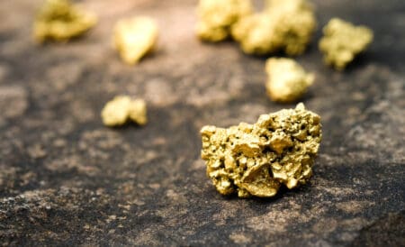 Côte d’Ivoire | Exploration : Castle Minerals met le cap sur l’or de Nielle Castle Minerals change de braquet en Côte d’Ivoire. La junior australienne a annoncé, le 28 août, une levée de fonds de 4 millions de dollars australiens, soit environ 2,87 millions de dollars, qu’elle compte mobiliser pour accélérer le développement de son portefeuille aurifère.
