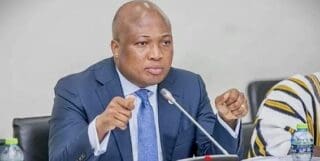 Les articles de presse évoquant ce don l'attribuaient à une interview du président du conseil d'administration de MTN, le Dr. Ishmael Yamson. Or, précise le ministère, la position du gouvernement avait été communiquée directement au président du conseil et au directeur général de l'opérateur lors d'une rencontre avec le ministre des Affaires étrangères, Samuel Okudzeto Ablakwa, le 14 août 2026.