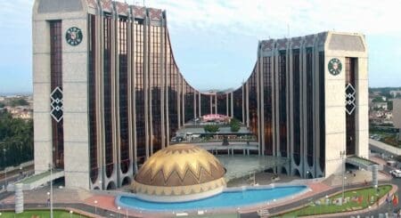 La BIDC muscle son soutien au développement de l’Afrique de l’Ouest. Réuni pour sa 100e session sous la présidence de Dr. George Agyekum Donkor, président de la Banque et de son Conseil d’administration, l’organe décisionnel a approuvé cinq opérations représentant plus de 269,55 millions d’euros et 200 millions de dollars, soit un engagement global supérieur à 510 millions de dollars.