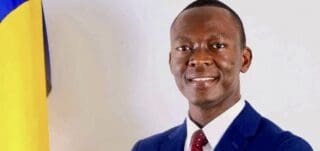 Tchad | Grâce présidentielle : le président Déby libère Succès Masra et huit opposants, une ouverture politique inattendue Succès Masra, économiste de 42 ans et figure de proue de l'opposition tchadienne, était détenu depuis plus d'un an. L'ancien chef du gouvernement, également président du parti Les Transformateurs, avait été condamné à vingt ans de réclusion criminelle pour « diffusion de message à caractère haineux et xénophobe » ainsi que pour « complicité de meurtre ».