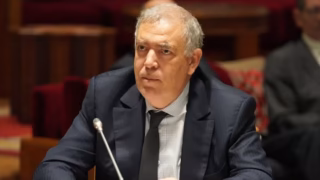 Le Rassemblement national des indépendants (RNI) occupe la deuxième place avec 66 sièges, suivi du Parti de l’Istiqlal (PI, 65 sièges), du Parti de la justice et du développement (PJD, 54 sièges), du Mouvement populaire (MP, 29 sièges), de l’Union socialiste des forces populaires (USFP, 26 sièges), du Parti du progrès et du socialisme (PPS, 19 sièges), …