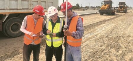 La sanction est désormais officielle. China Railway 20th Bureau Group Corporation Ltd., également connue sous le nom de CR20 Ltd., est exclue pendant 13 mois des activités financées par le Groupe de la BAD. L'entreprise chinoise de construction, qui dispose de sociétés affiliées à travers le monde, devra en outre satisfaire à une exigence de conformité avant de pouvoir réintégrer les opérations financées par l'institution panafricaine.