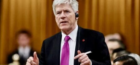 « Je ne me fâche pas, je rends la pareille », a déclaré jeudi, 4 septembre, le ministre de l’Énergie et des Ressources naturelles, Tim Hodgson, au terme d’une tournée visant à mettre en valeur les mines et les projets énergétiques que le Canada s’empresse de développer en réponse à l’agression économique du président Donald Trump.