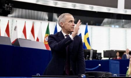Un nouvel épisode de la guerre commerciale. Donald Trump a menacé mercredi 16 septembre 2026 de rompre les échanges commerciaux avec l'Union européenne en réaction à son projet de faire du Canada le premier pays membre associé de l'Union européenne.