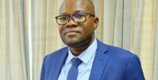 Burkina Faso | FMI : miser sur l’impôt face au tarissement de l’aide Le rapport 2026 du FMI dresse le constat d'une dette publique mondiale repartie à la hausse sous la pression combinée des tensions géopolitiques, de l'envolée des coûts d'emprunt et de la hausse des charges sécuritaires.