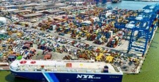 Une escale inaugurale réussie au Terminal Roulier Le samedi 24 octobre 2026, le Port Autonome d'Abidjan a reçu le M/V Neptune Leader, navire RoRo de 183 mètres conçu pour acheminer voitures et engins roulants. Au Terminal Roulier, 139 véhicules ont été déchargés, selon AGL Côte d'Ivoire, dans le respect des normes de sécurité et de qualité. L'ensemble de l'opération a été bouclé en moins d'une journée.
