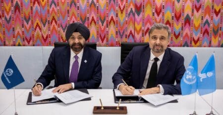Signé en marge des Assemblées annuelles 2026 du Fonds monétaire international et du Groupe de la Banque mondiale, cet accord entend renforcer la résilience, promouvoir l'entrepreneuriat et favoriser la création d'emplois dans les zones rurales, à un moment où la plus importante génération de jeunes de l'histoire arrive sur le marché du travail dans un contexte de ralentissement de la croissance et d'incertitude économique accrue.