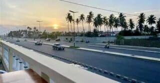 Bénin | Infrastructures : Cotonou accélère l’extension du réseau routier Parmi les principaux projets retenus figurent la réhabilitation des axes Ouidah - Tori et Djougou - Ouaké jusqu’à la frontière avec le Togo (37 km), ainsi que la reconstruction en double voie de la route Bohicon - Dassa-Zoumé.