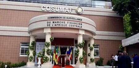 Plus de plafond pour les émissions Les nouvelles dispositions autorisent les entreprises à mobiliser plus de 20 milliards FCFA par placement privé. Jusqu'à présent, le règlement général du gendarme du marché financier plafonnait ces opérations à ce montant sur une période de douze mois.